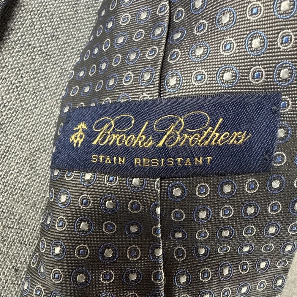 Brooks Brothers Stain Resistant All Silk Polkadot ie Made n Usa